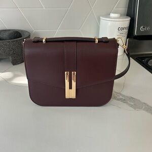 Elegant Burgundy Leather Handbag